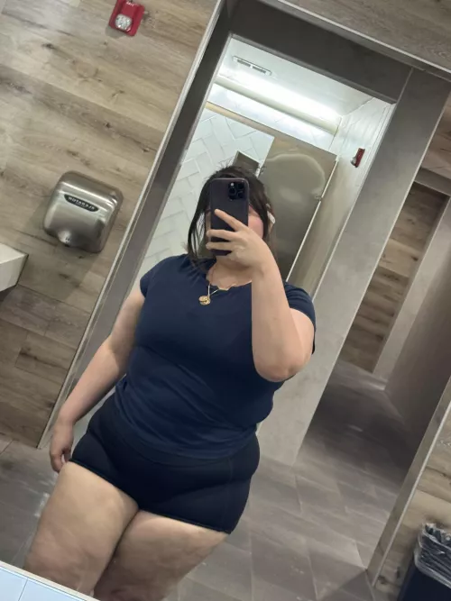 gym outfit ( idk wtf i’m doing )