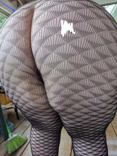 Hi there! Decided to clean out my photos gallery and any nudesI forgot would be posted sooooo!