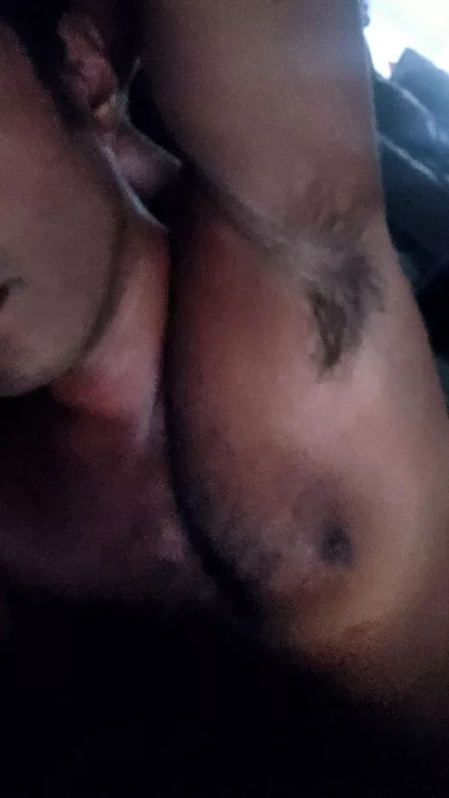 I have been ditching fragrances for a while now. I can finally smell my own scent - that manly Musk in the morning gave me such a boner. Anyone like their own scent?