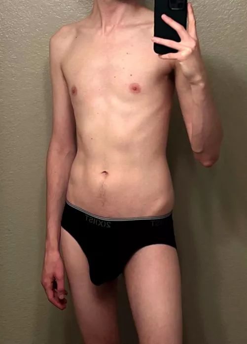 It’s a briefs day 😏