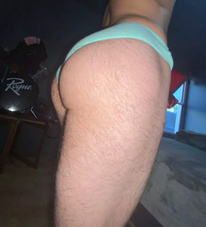 Should i post here more? If so what yall wanna see🤪