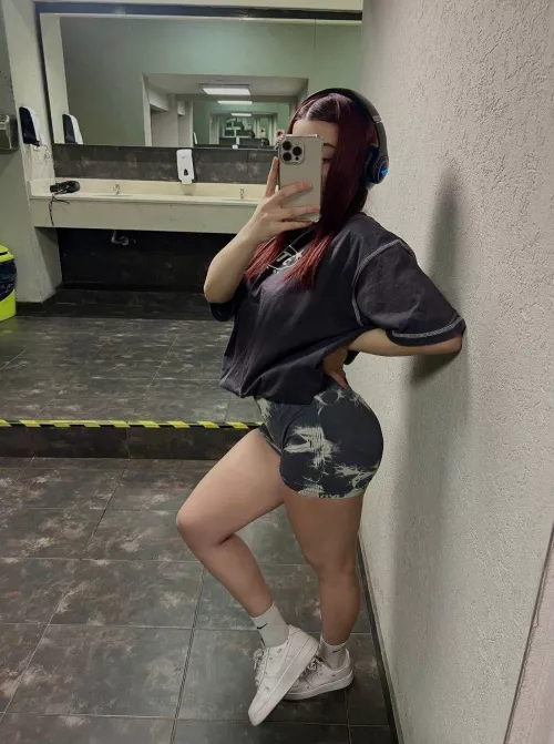 Wanna come take the rest off?