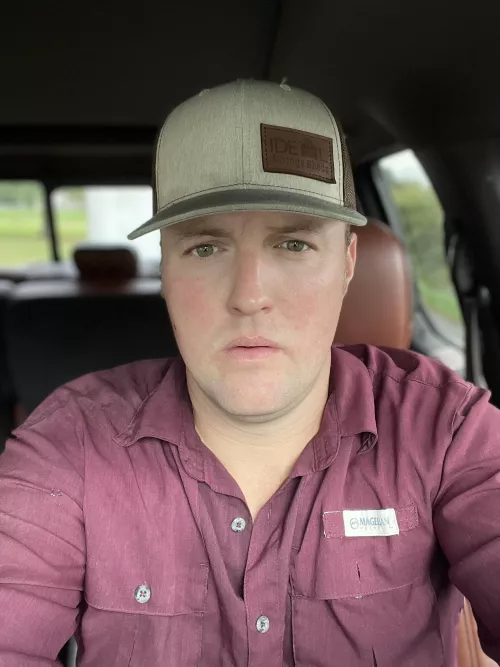 (32) straight looking to chat with guys and swap