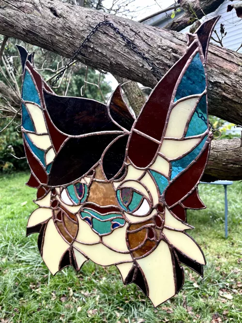 Another commission down! This one turned out beautiful! 🖤 Art and glass work done by CitrusHyena (me) fursona belongs to Rexin 