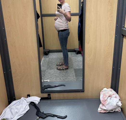 Are pregnant girls hot too?