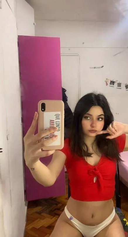 Do i look good in red 