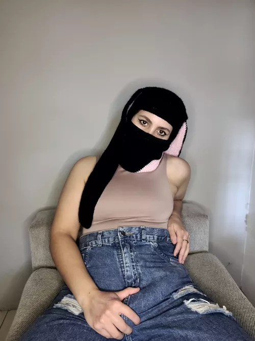 Get on your knees and pleasure your mistress