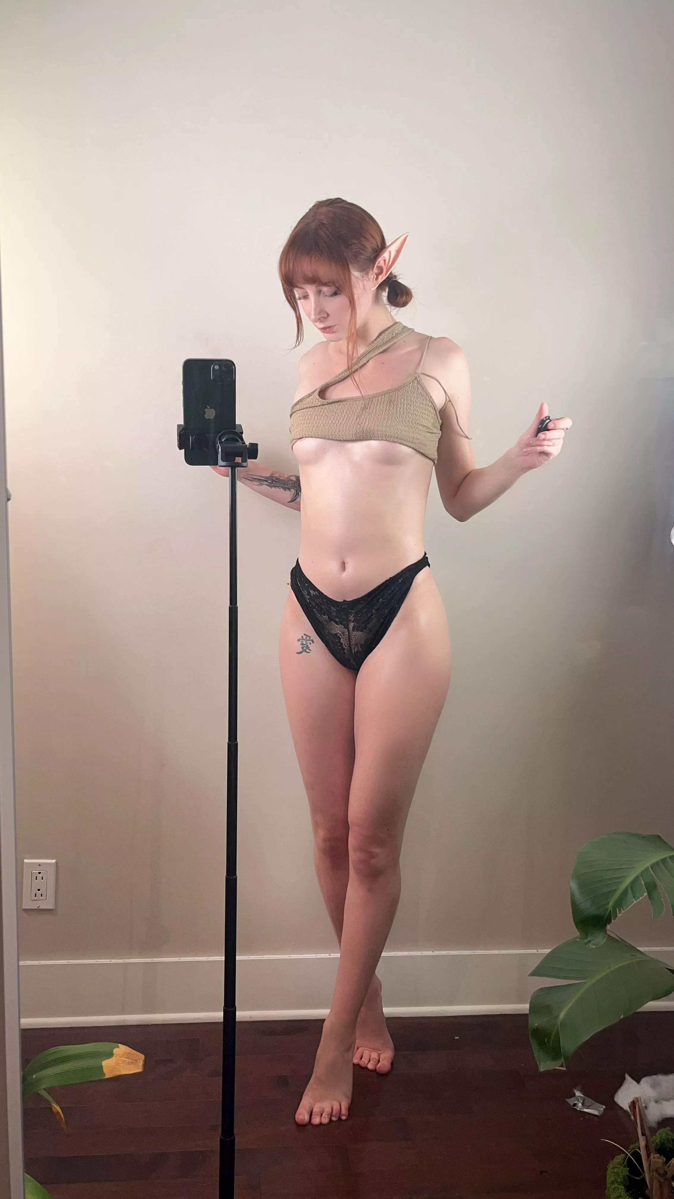 He told me not to wear heels for tonight, shame. [F] 