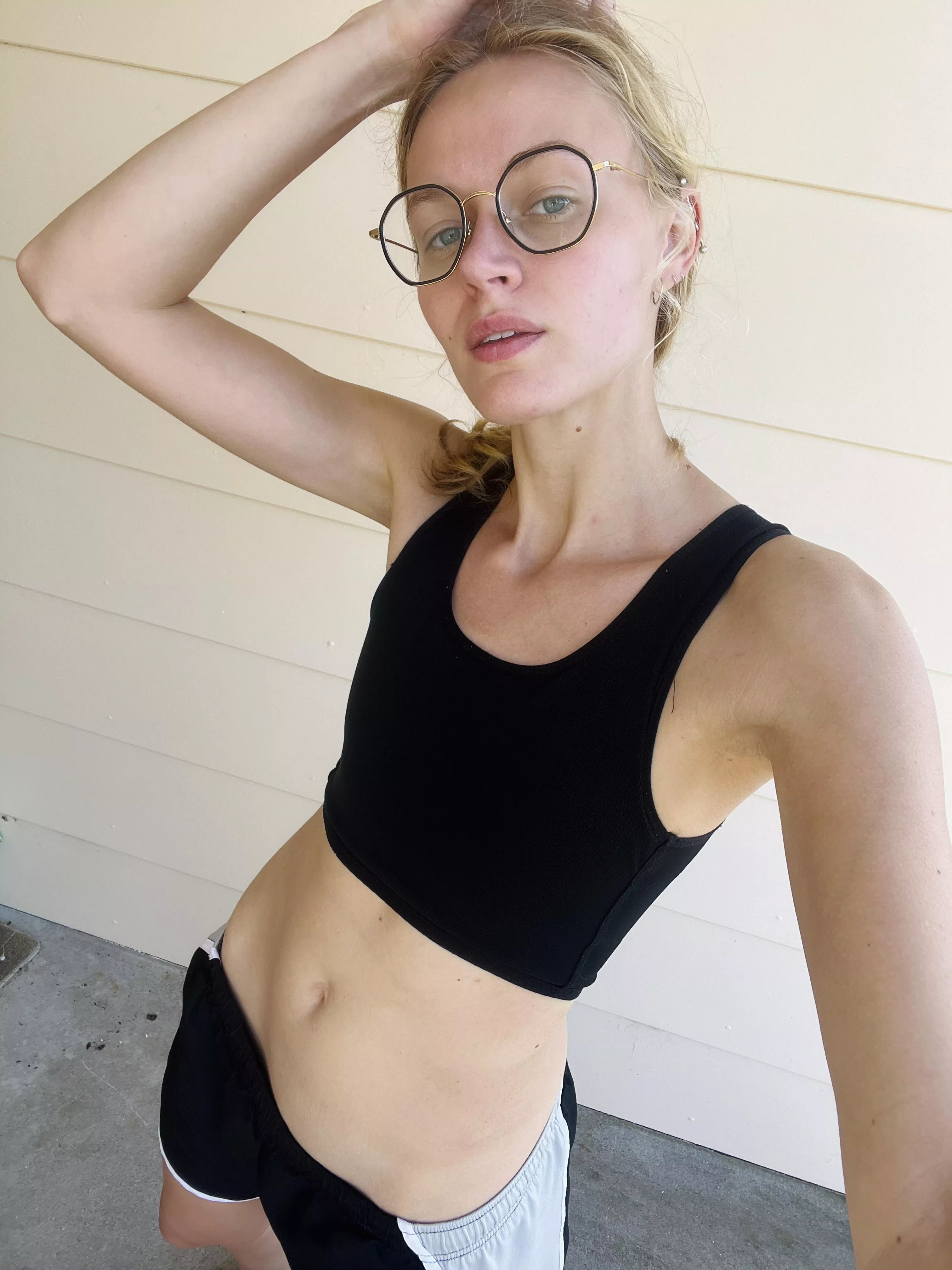 I wanna go on a wholesome but extremely flirtatious walk with someone 😈