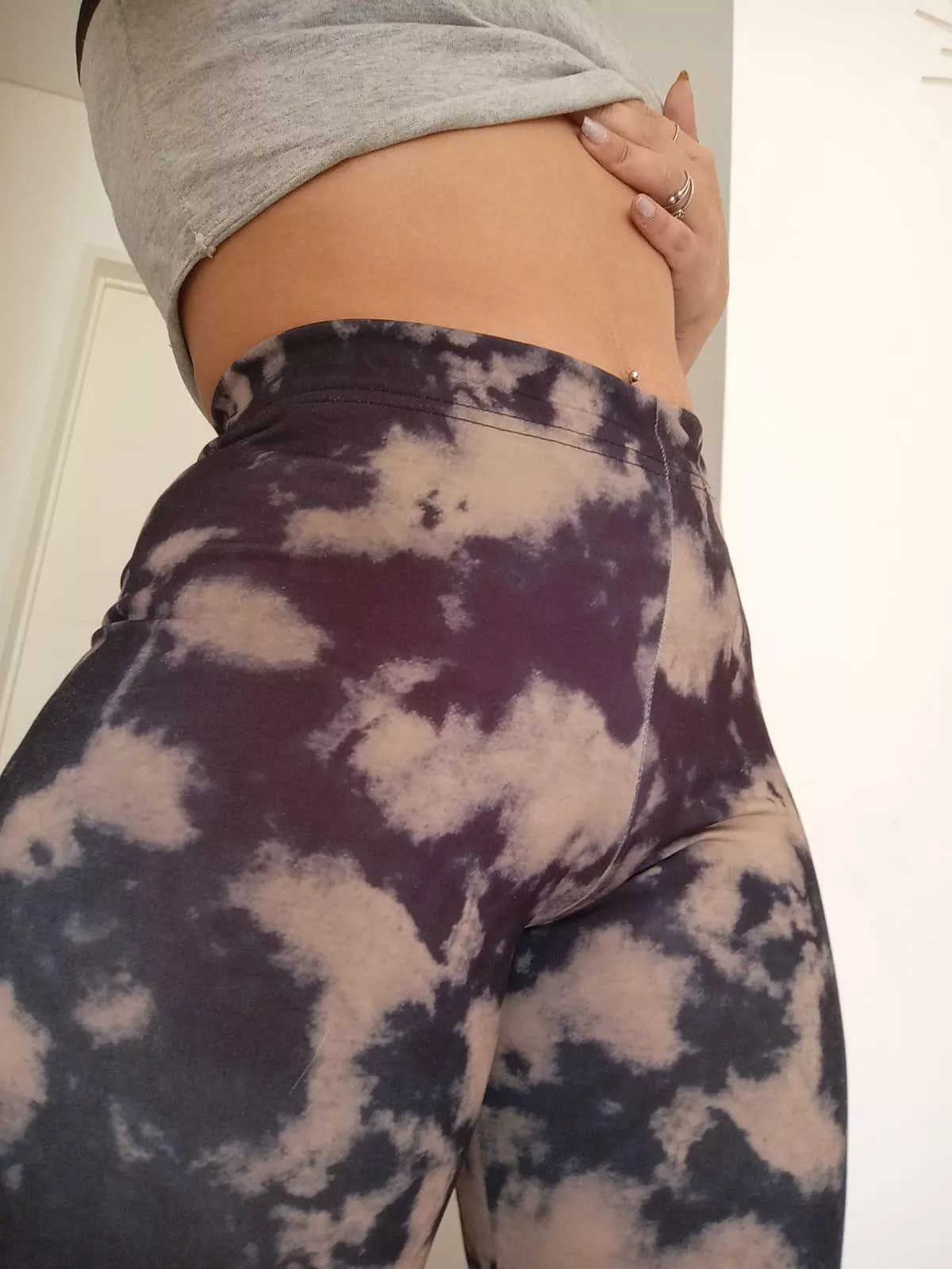 my legging is so tight, you like it?