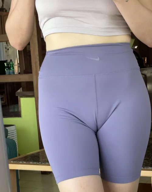 Sexy camel toe in these tight shorts