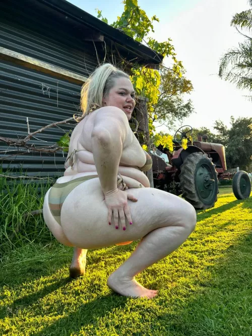 Trying to tempt you with this ass