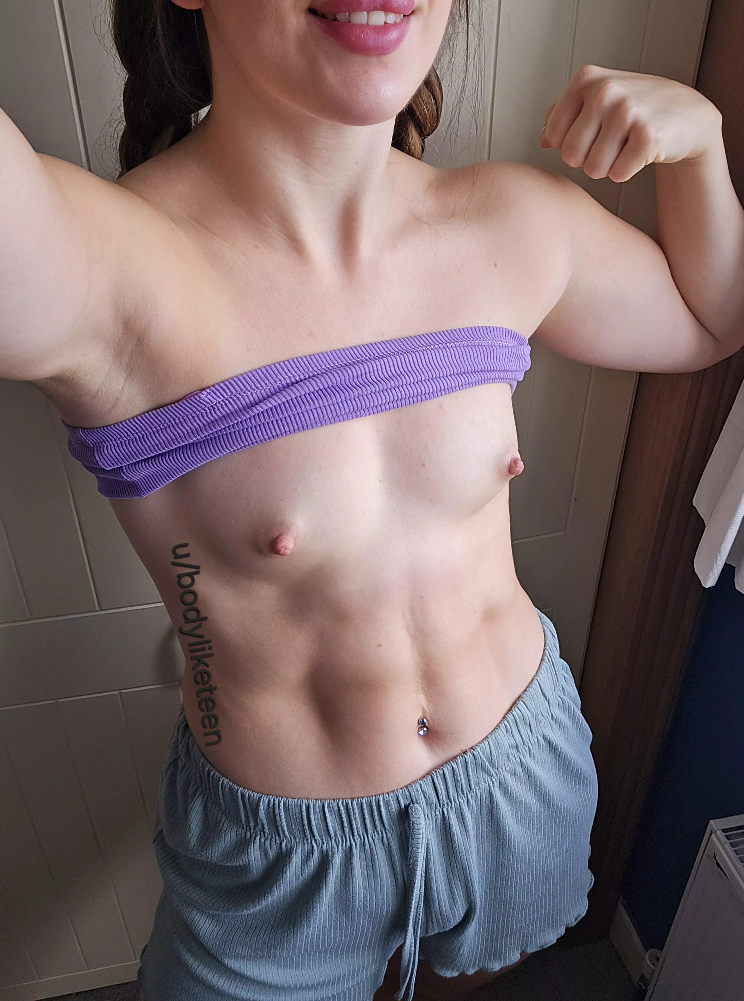 Would you smash this body despite flat chest ? :) 