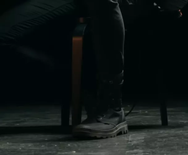 Can anyone identify these Boots?