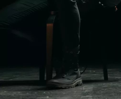 Can anyone identify these Boots?
