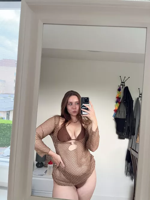 Do you find my thick body cute or a turn-off? 