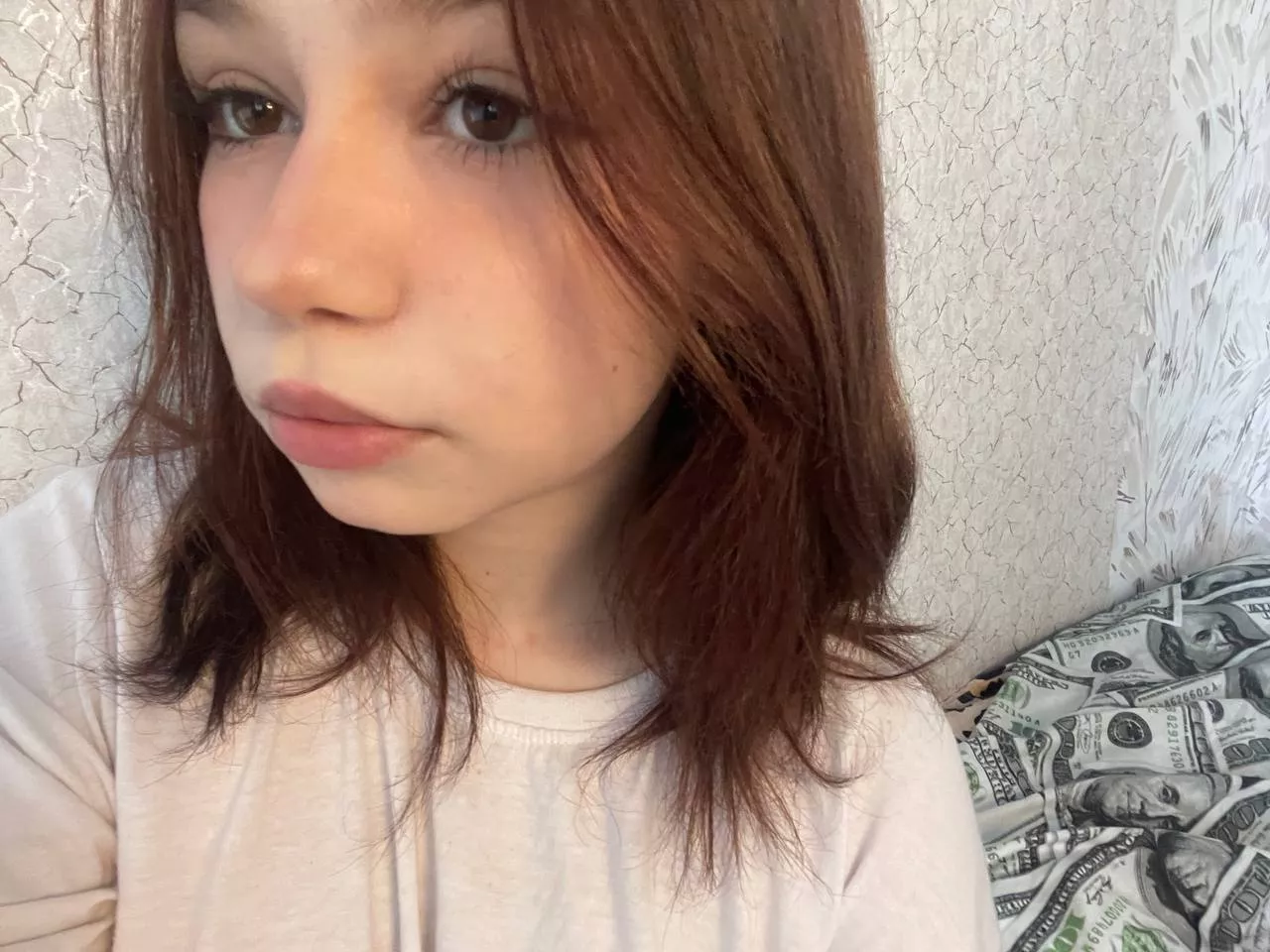 It's time for facial (I'm 18 and horny)