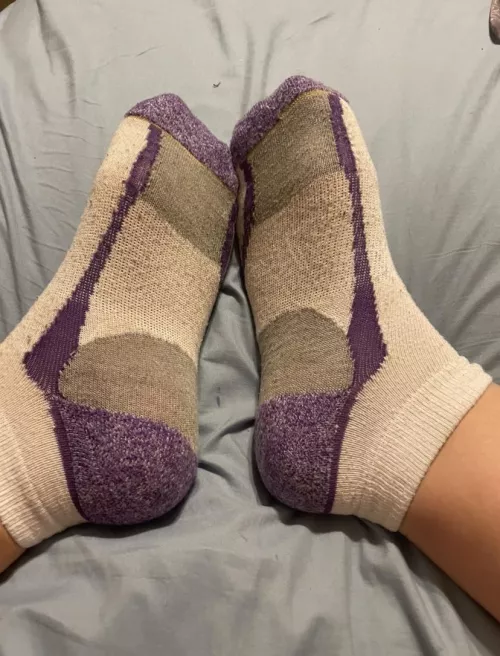 [Selling] You look so worn out and tired. Come sniff my gym socks after my run, that’ll get your blood flowing 😏💕