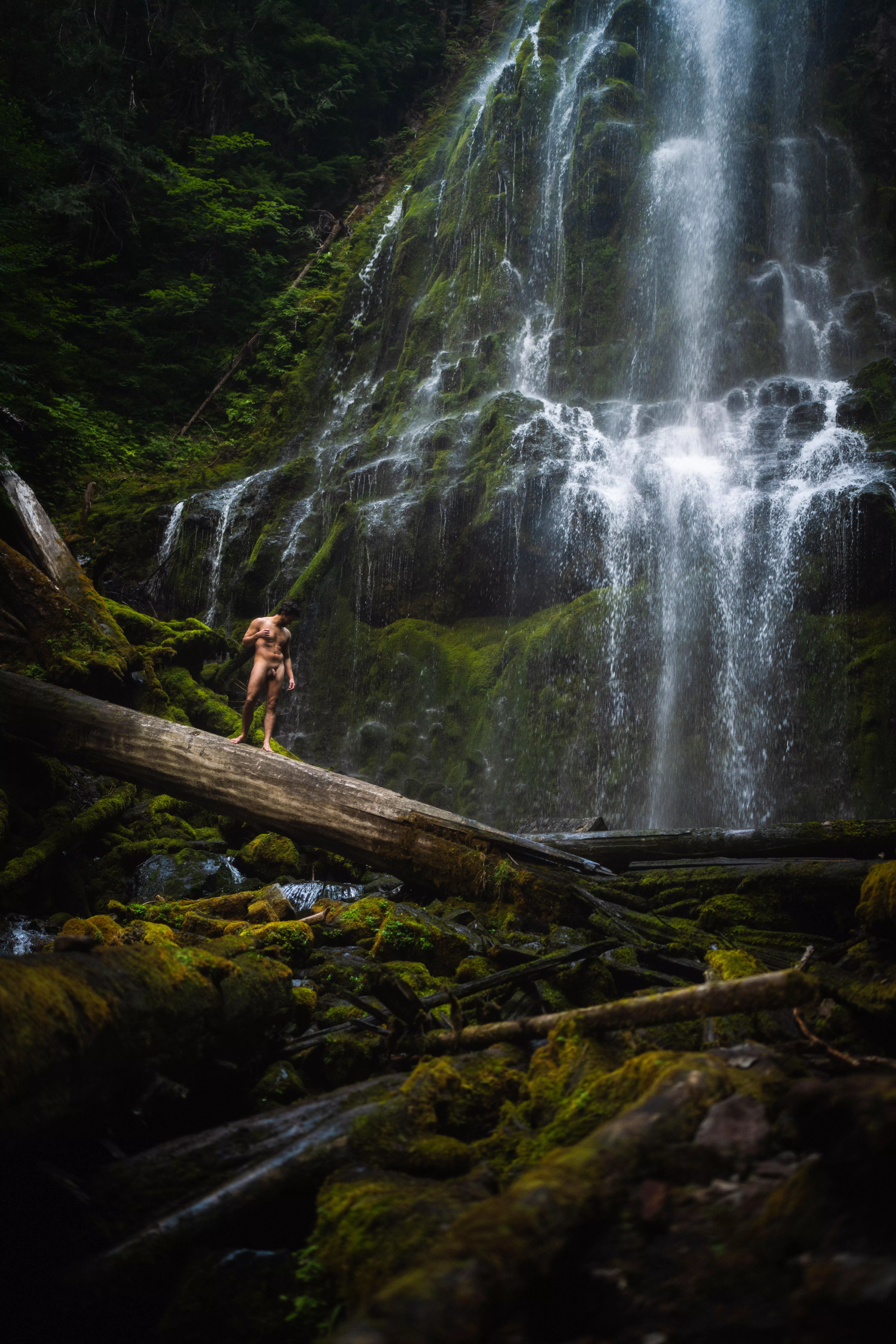 This waterfall is so majestic 