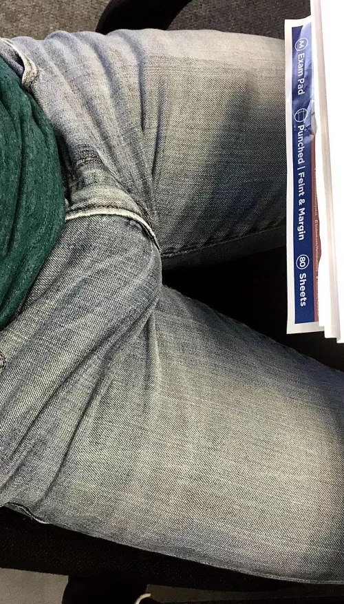 [32] Office bulge 