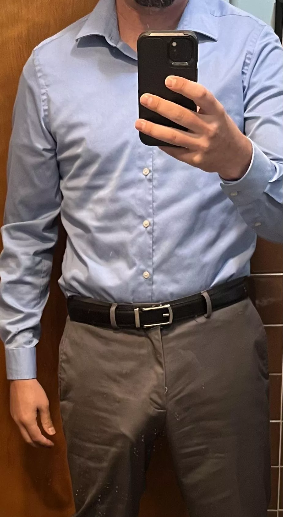 (43) Office appropriate attire?