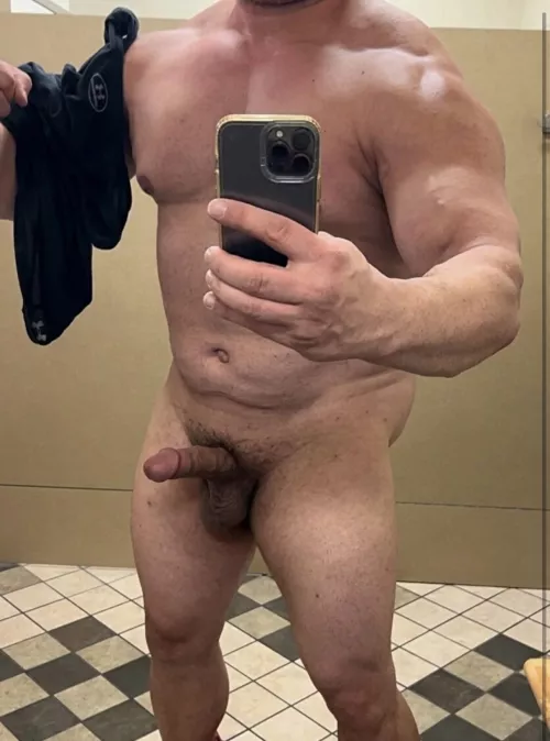 Do you like 6’7 355 Lbs gym guys?