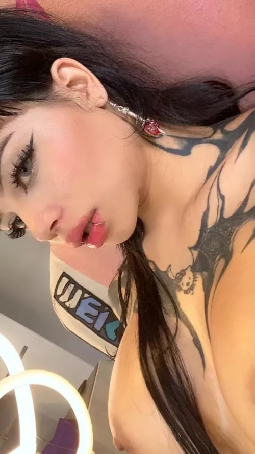 Don't look at my cleavage, look at my face