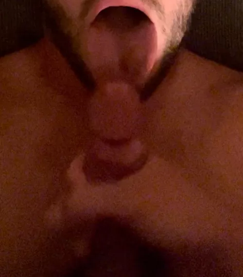 Husband (43) feeding me (31) his hot load. 😈😈 who wants to see the full video? 