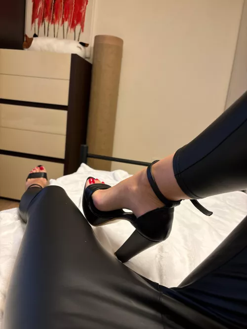 I feel so dominant in these high heels [F]