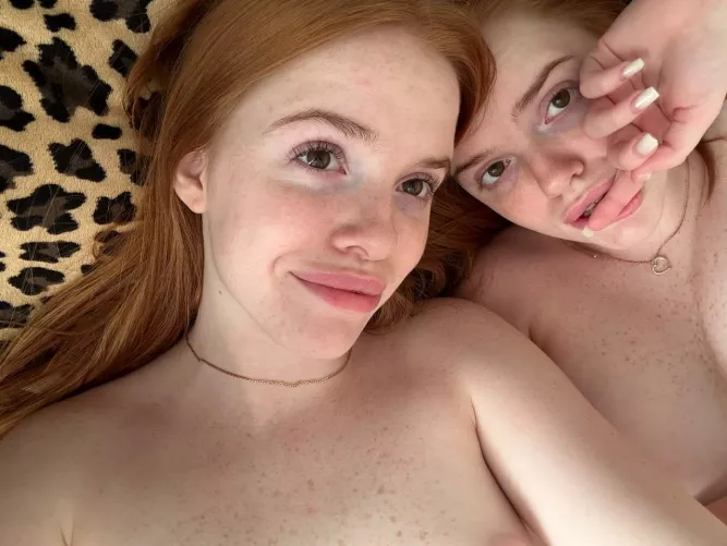 [IRTR] asked my sister to smile, but she did as usual 🤪