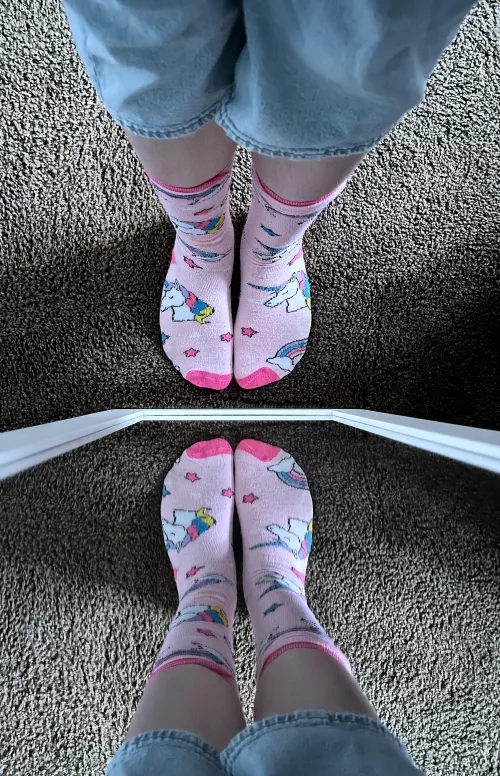 Mirror Mirror 4 Feet in Your Face 🩷