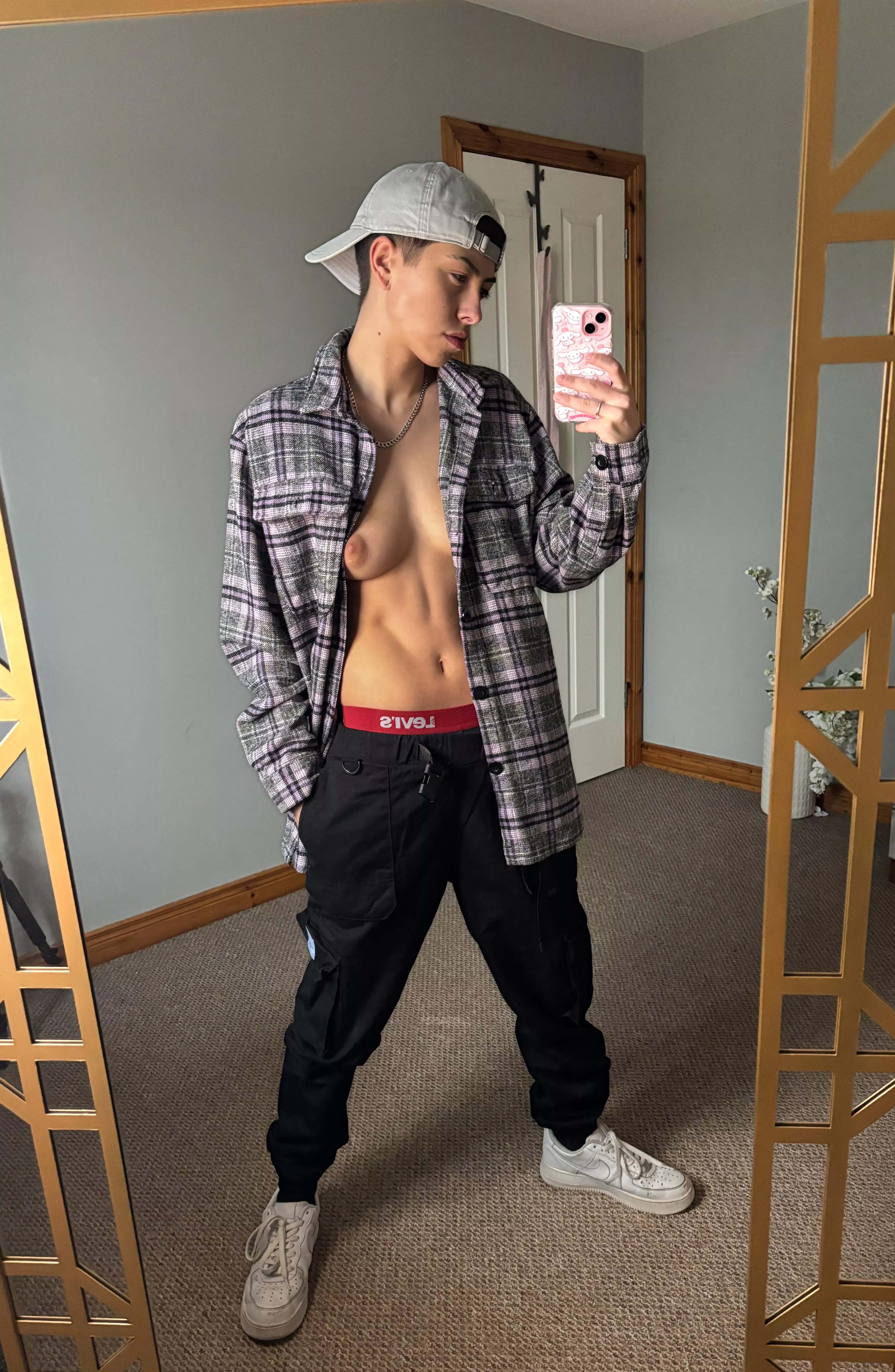 Pull down my cargos and eat my pussy