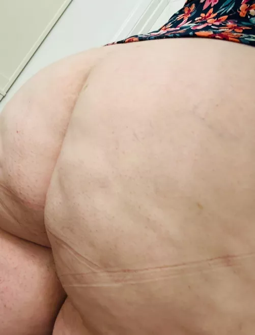 Snuck this photo at work in the bathroom 🥰