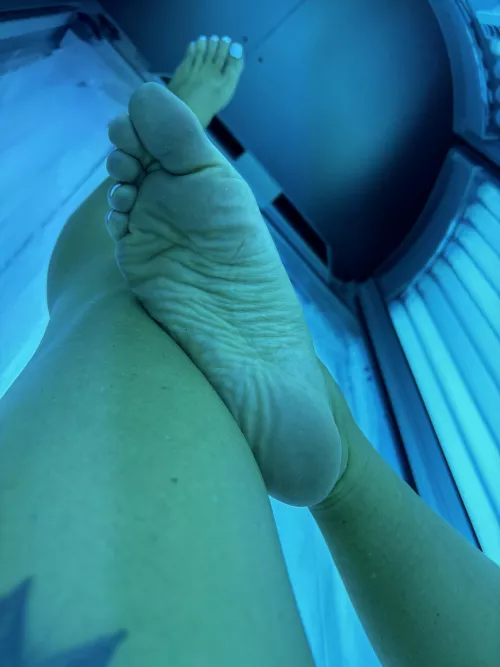 Time to clean mommy’s gym soles after a 10 mile bike ride 👣[oc]