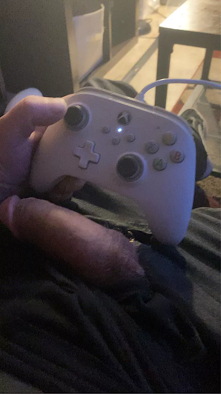 Who wants to swallow some loads while I play Forza horizon 5? 