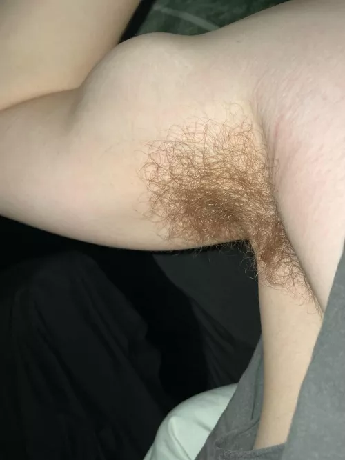 Can’t help showing these hairy pits off