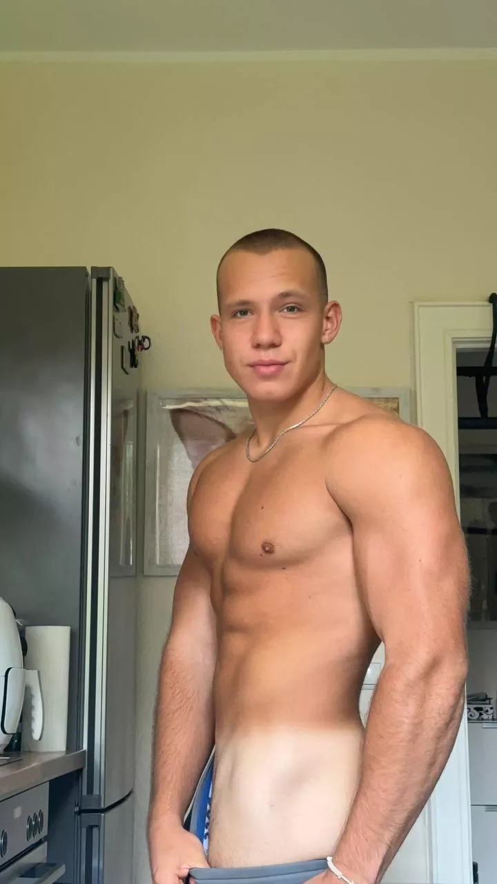 Come closer and feel the burn. 🔥😘