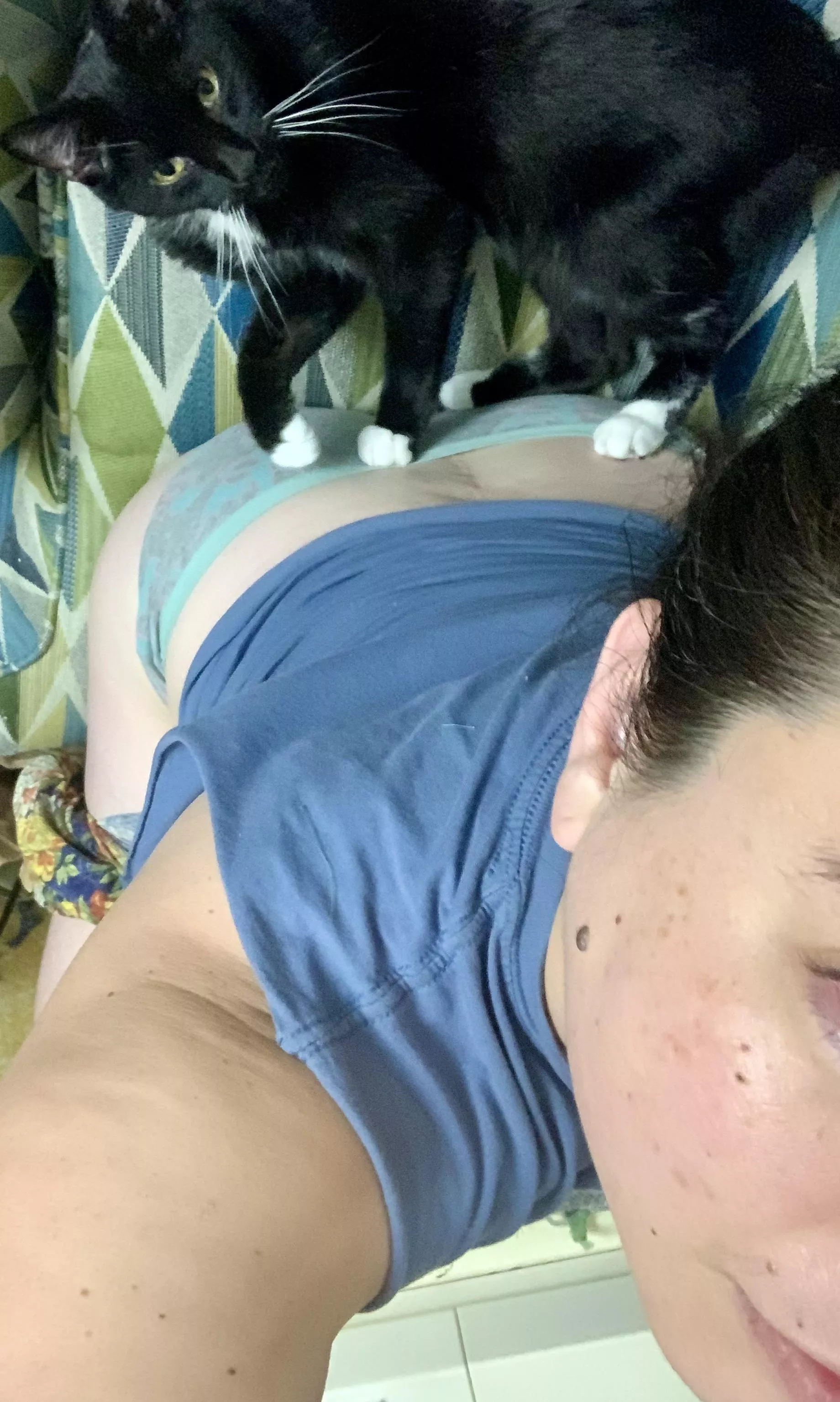 Cute panties, cuter 😽