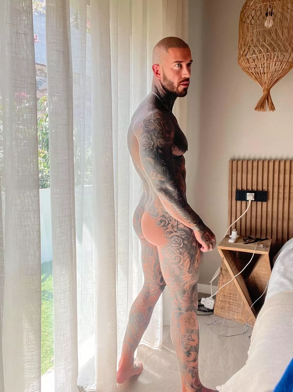 Fill me up with your cum daddy 😈