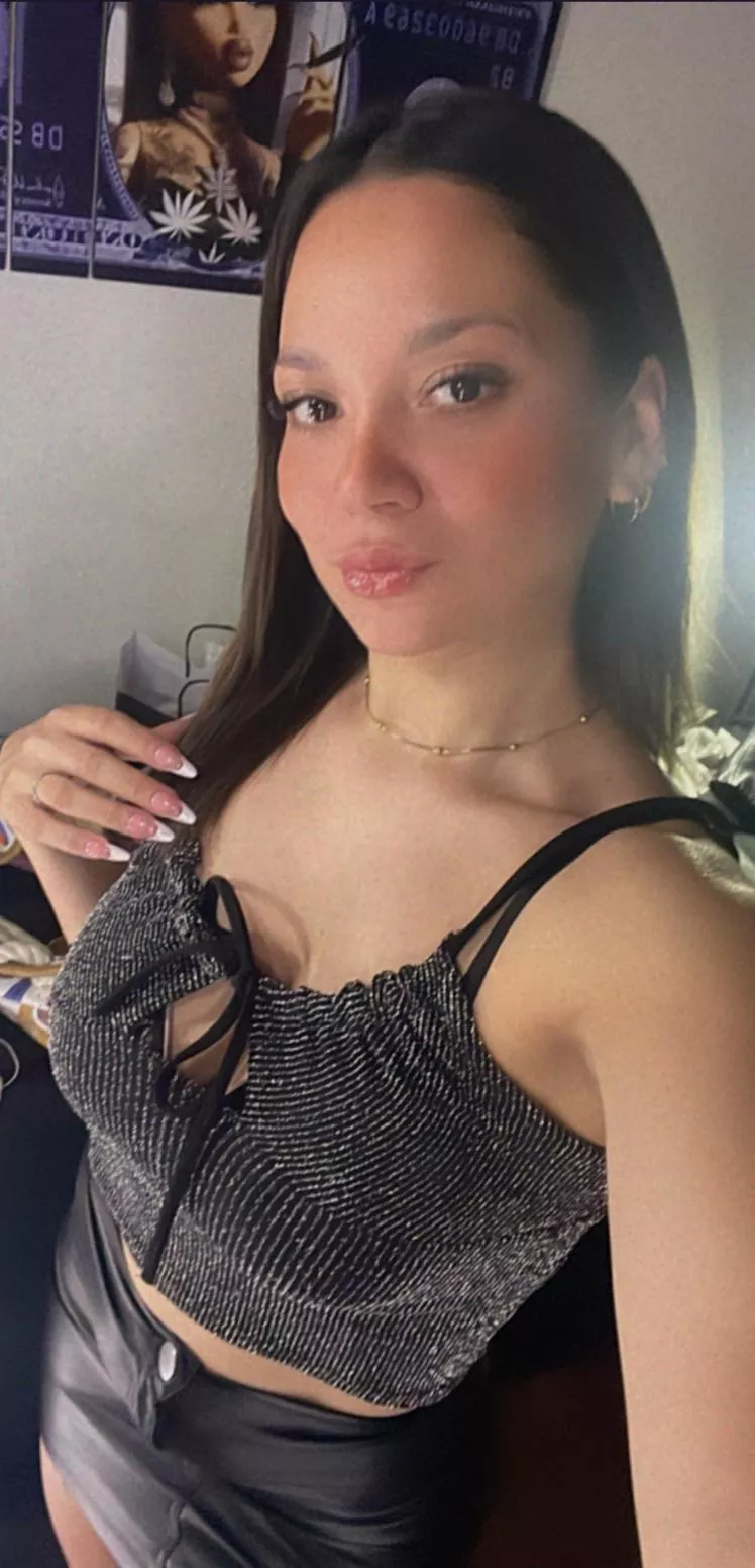 Here your favorite brunette is ready to misbehave 