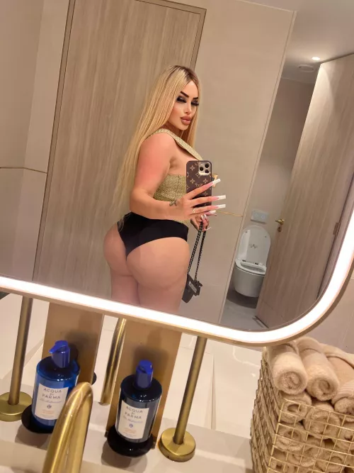 This booty is waiting.... Let's fave fun with them