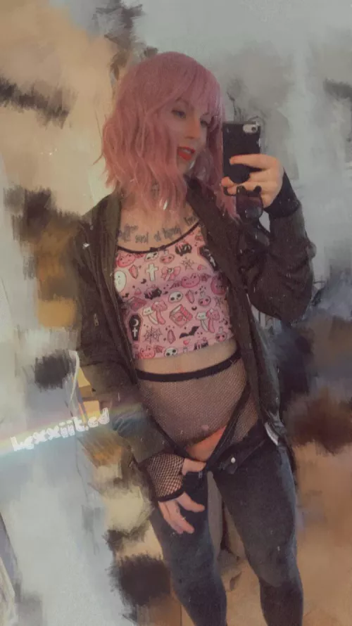 Wops it’s trying to escape, quick, catch it with your mouth 