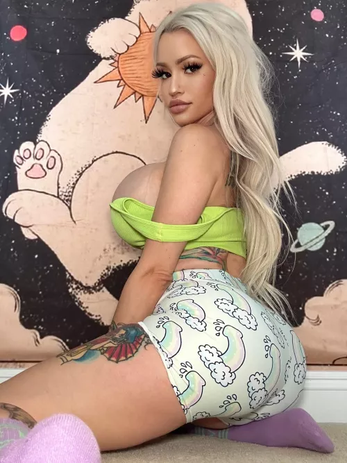 Do you like my pjs?💗🌈