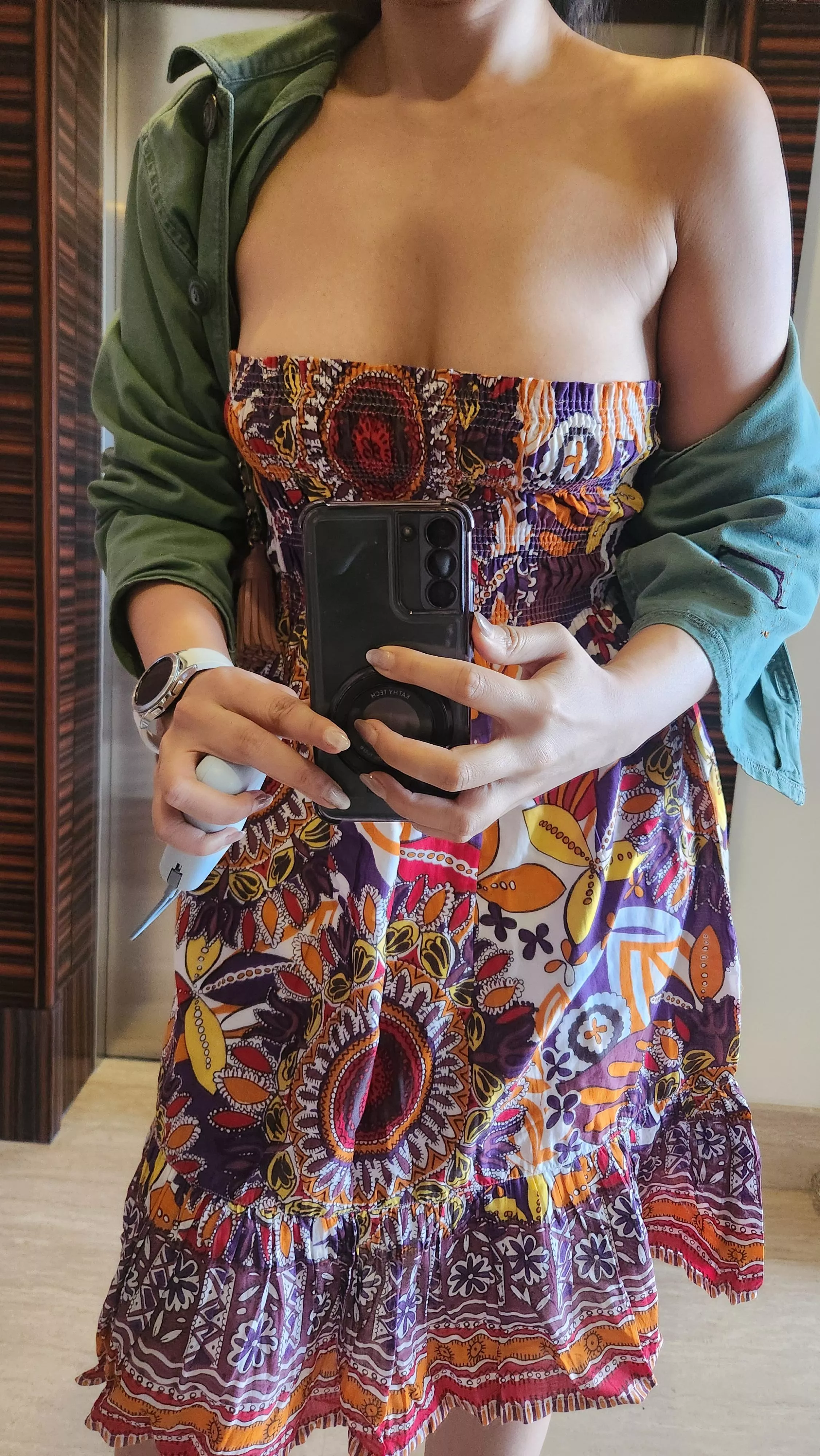 [F] Absolutely bare underneath