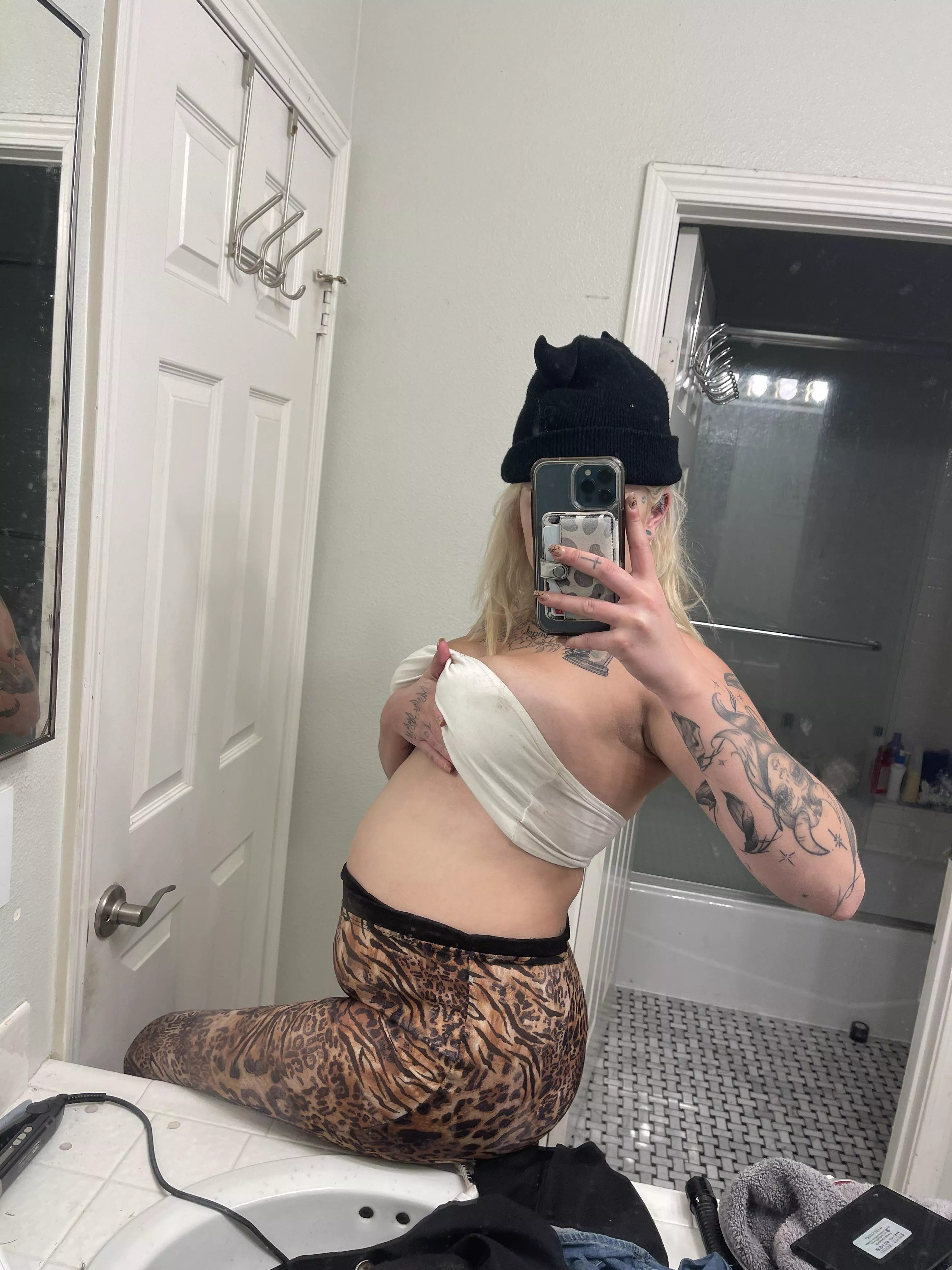 Feeling so big as of lately 😋