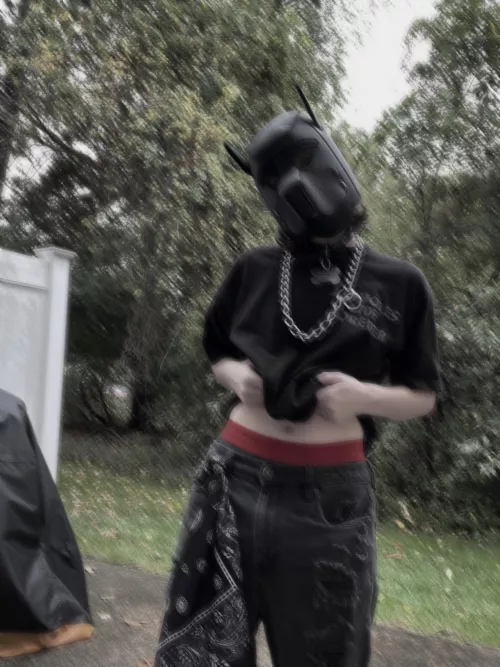 first time wearing my hood outside!! 