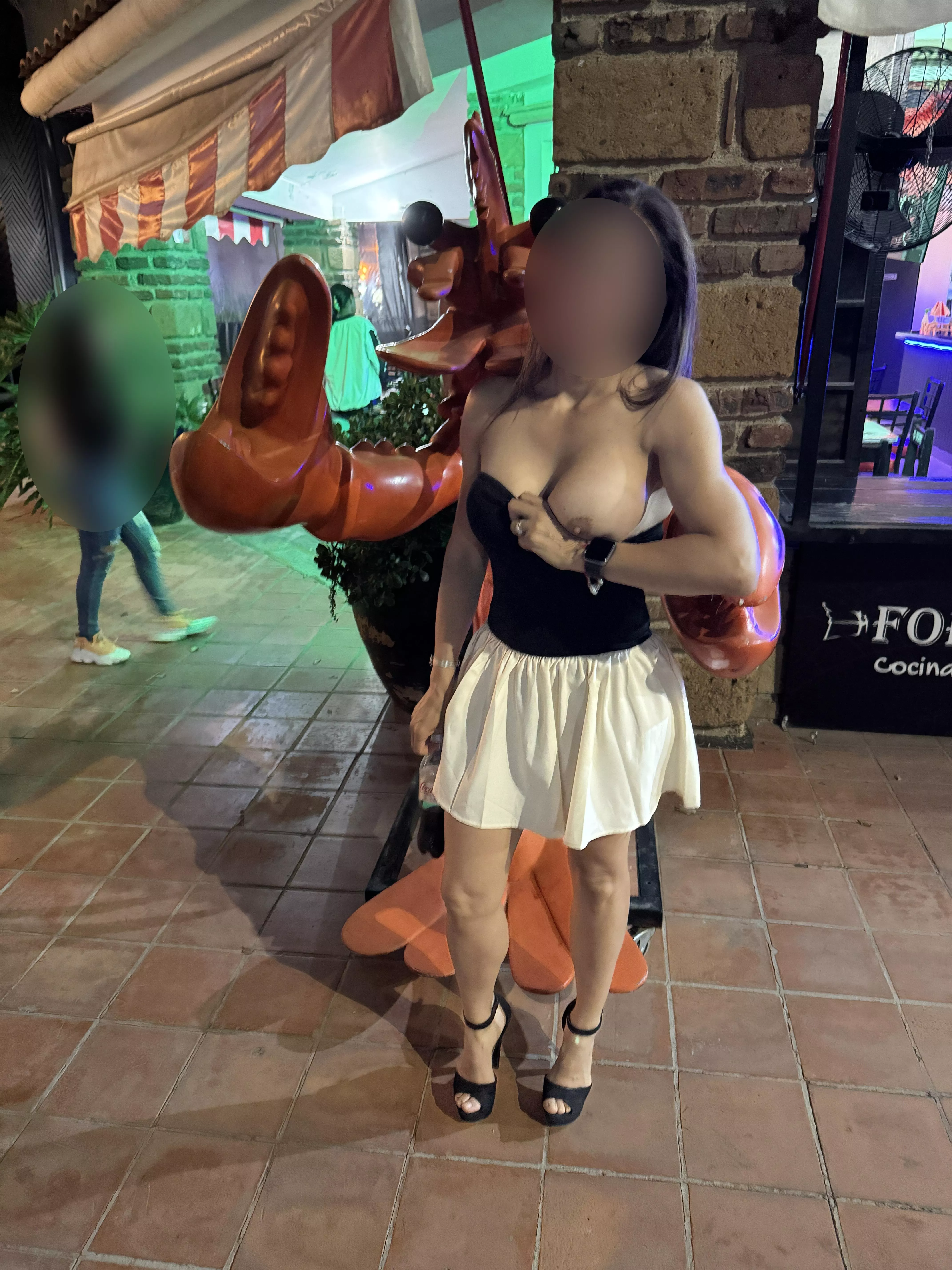 Flashing my tits while waiting for my family outside the restaurant.