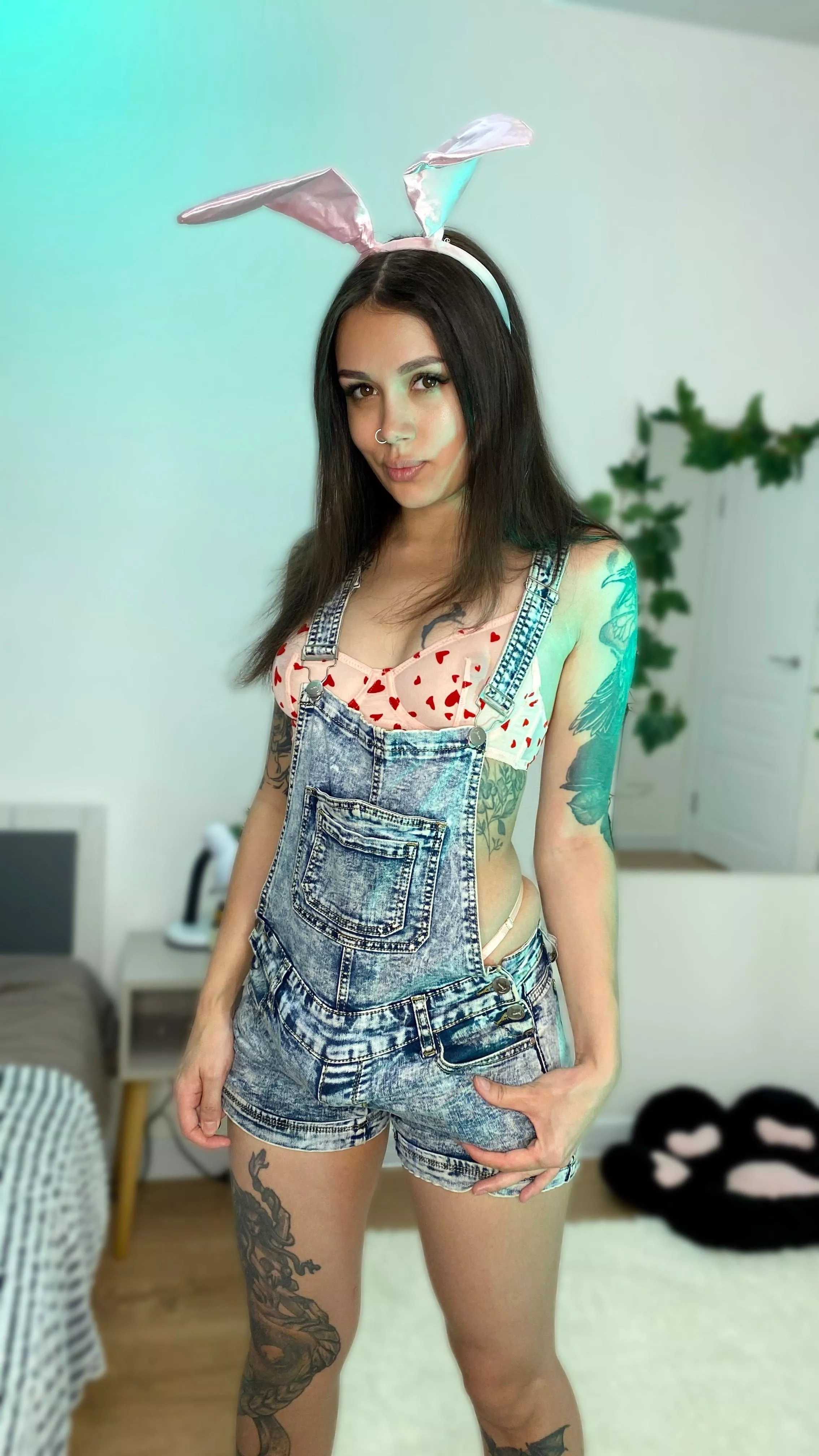 I can’t hold it anymore… could you help me?