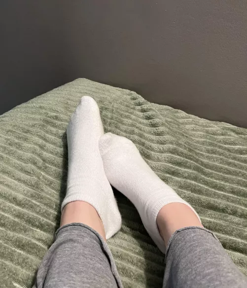 I need a foot stool, can I place my feet on your face ? 