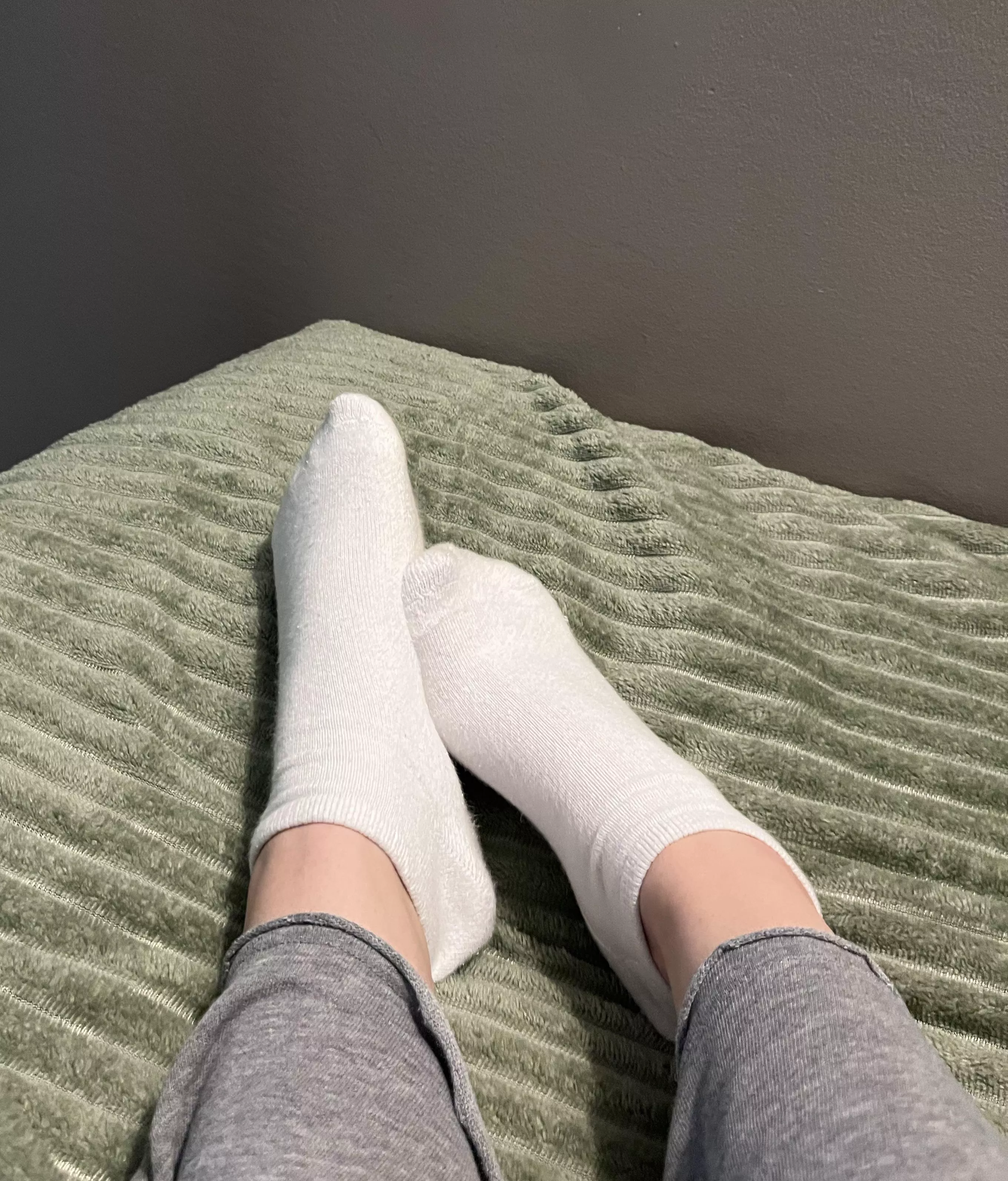 I need a foot stool, can I place my feet on your face ? 